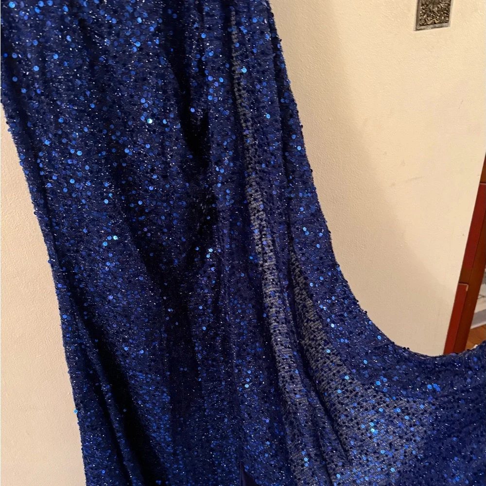 Elegant Blue Sequin Maxi Dress - Picture 9 of 9